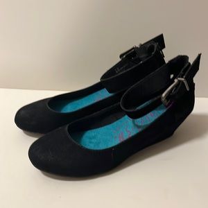Black Blowfish wedge flats